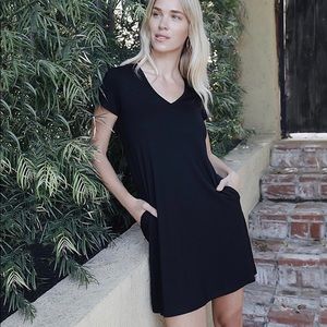 Karen Kane Quinn V Neck Dress